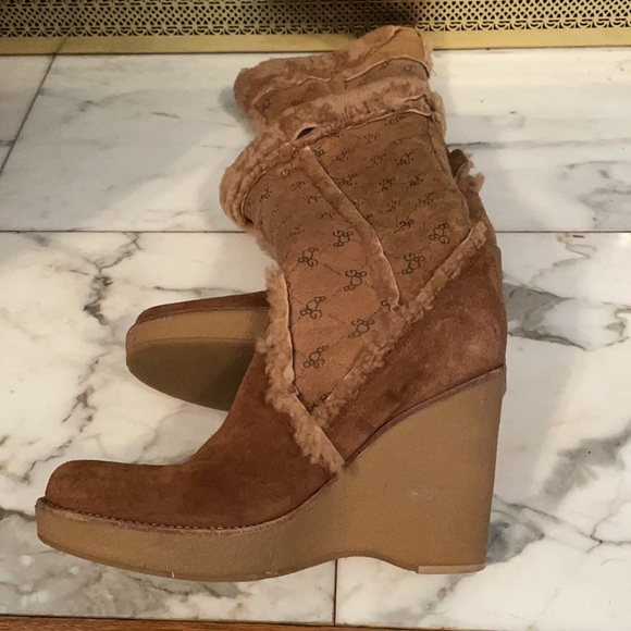 BCBG winter boots! Well insulated and warm, great wedge platform for walking! - Picture 3 of 3